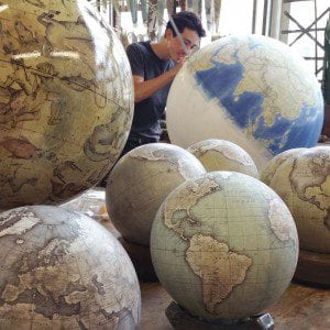 ultimo-fabricante-globos-terraqueos-artesanos-bellerby-globemakers-6