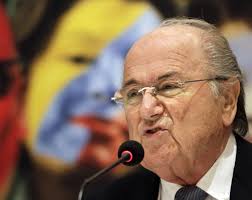 Blatter intenta aferrarse al poder a pesar de pedido de renuncia. 