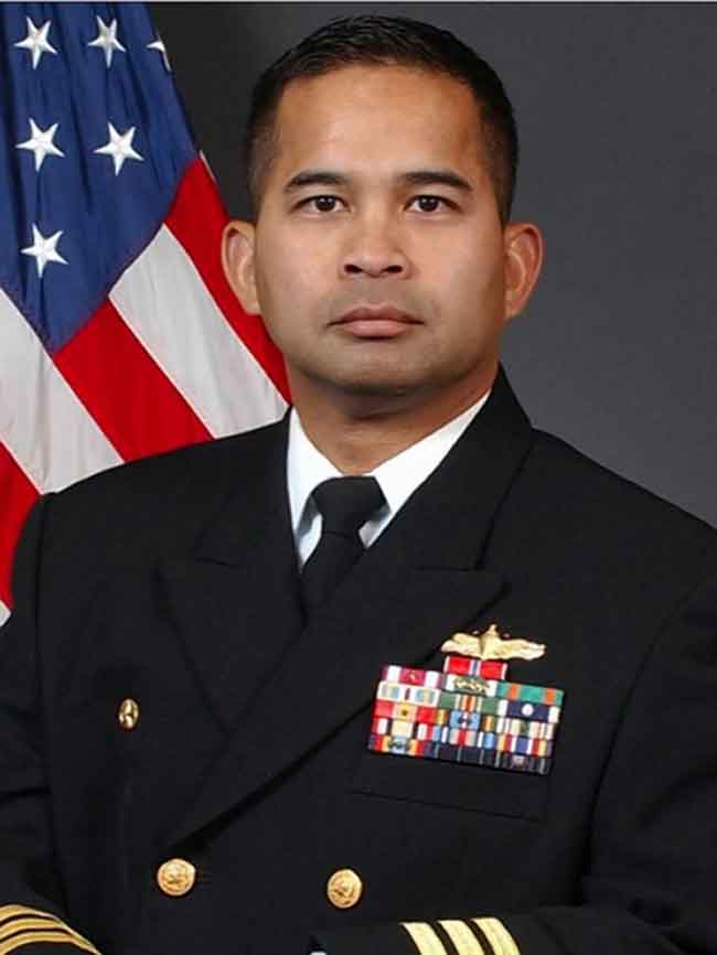 Michael Vannak Khem Misiewicz,  nacido de Camboya, comandante del destructor USS Mustin. Condenado por corrupción.