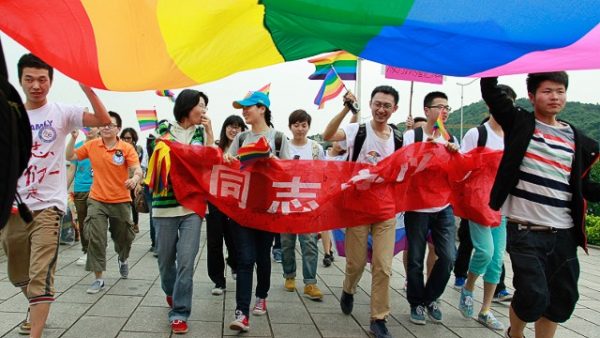 130627191944-china-gay-parade---s022127245-story-top
