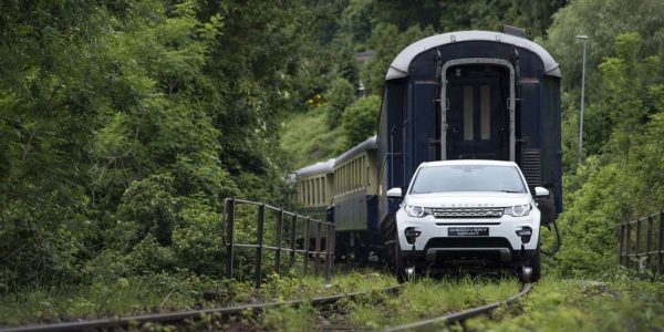 land-rover-discovery-sport-remolca-tren-5-1200x600_c