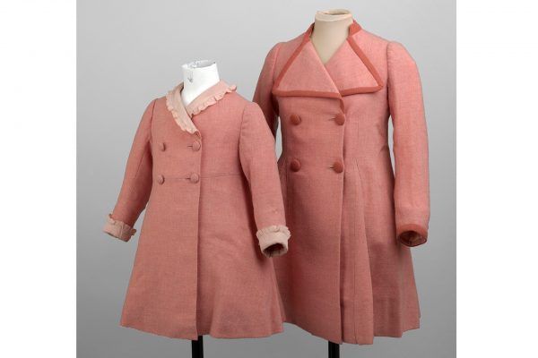 Pink-coats-worn-by-Princesses-Elizabeth-and-Margaret-queen-vogue-20apr16-pr_b