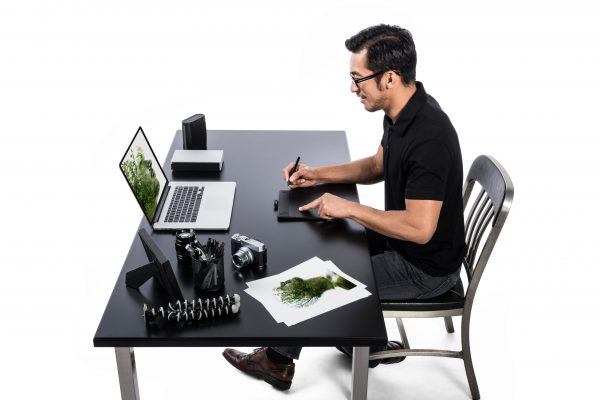 cth490k_photo_inuse_02_rgb