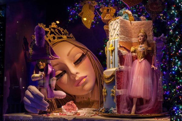 saks5thaveholidaywindows2016_christopherpostlewaite_077_1500_1000_70_c1