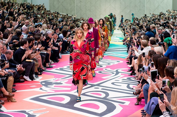 Burberry Prorsum Runway - London Fashion Week SS15