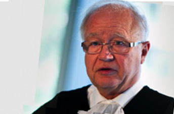 Yves Daudet juez ad hoc en la Corte Internacional de Justicia (CIJ) nombrado por Bolivia.