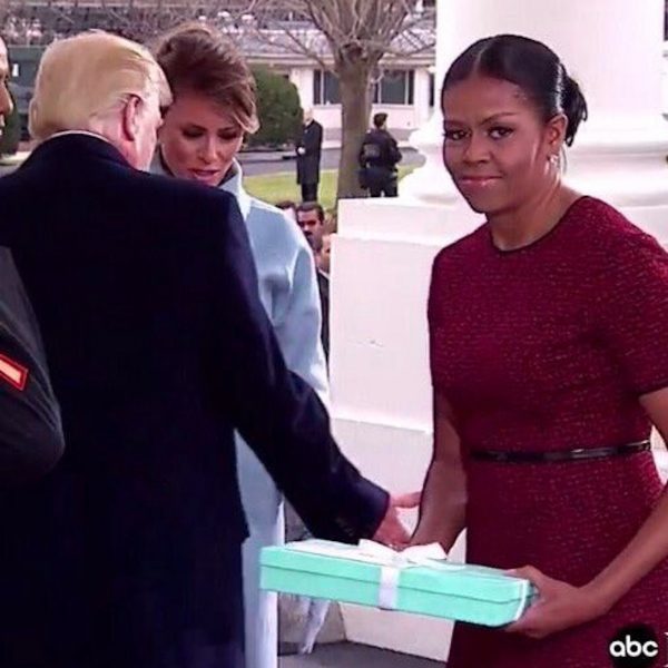 Michelle-Obama-Reaction-Melania-Trump-Gift