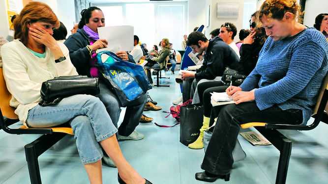 central-Chile-desocupados-aumentar-finales_LPRIMA20160608_0033_26