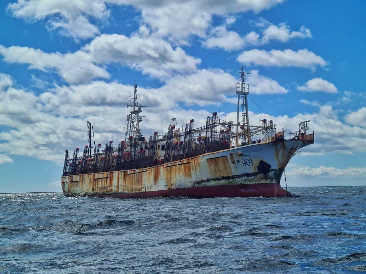 PESQUEROCHINOARMADA25DIC-1