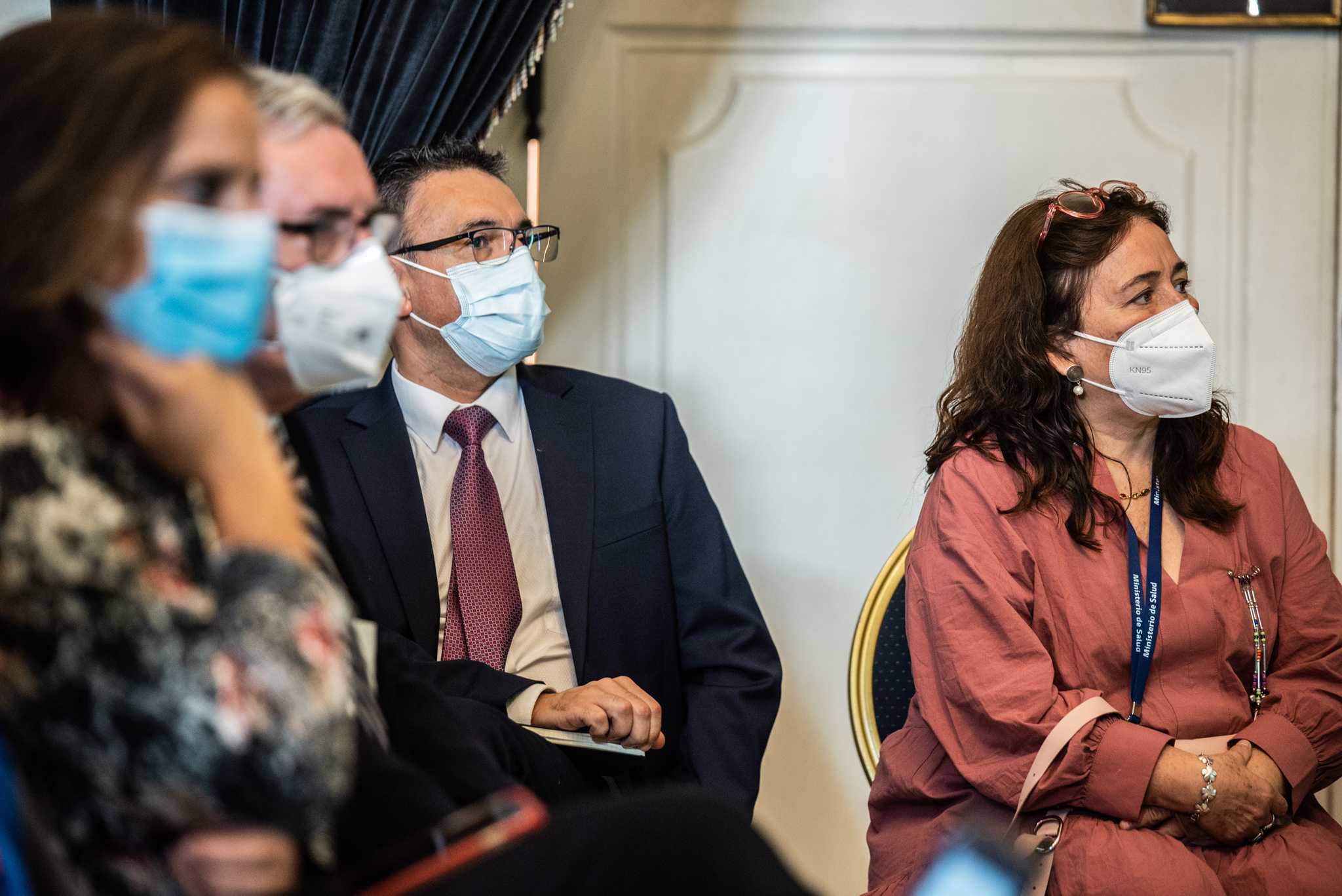 Los ministros de Ciencia, Flavio Salazar, y Salud, María Begoña Yarza