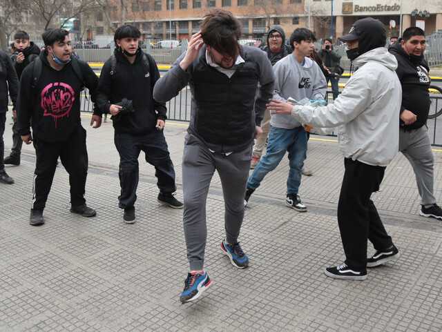 Agresion a Simon Boric 2