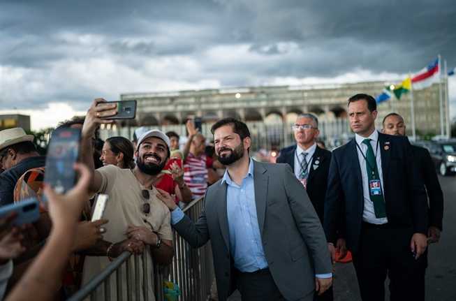 image00003_2_653x431