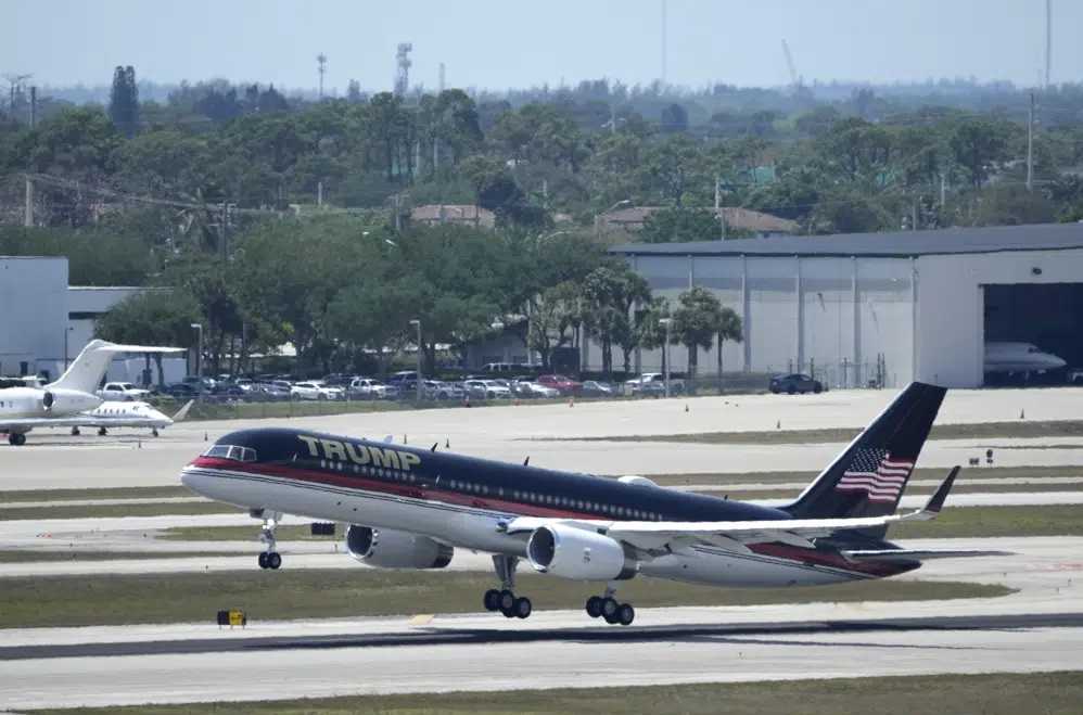 AVION DE TRUMP3 ABRIL2023