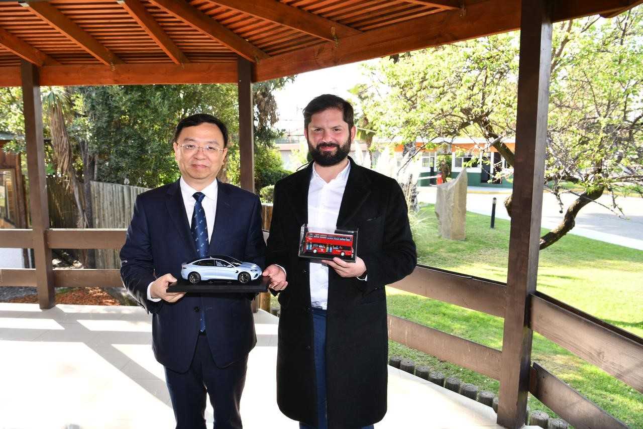 boricychino debyd6octubre2023