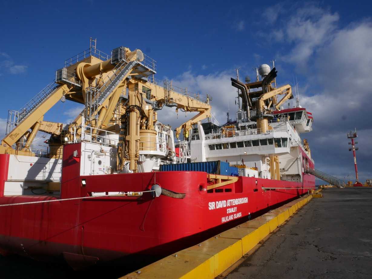 RH Inglés en Punta Arenas 2 en muelle Prat