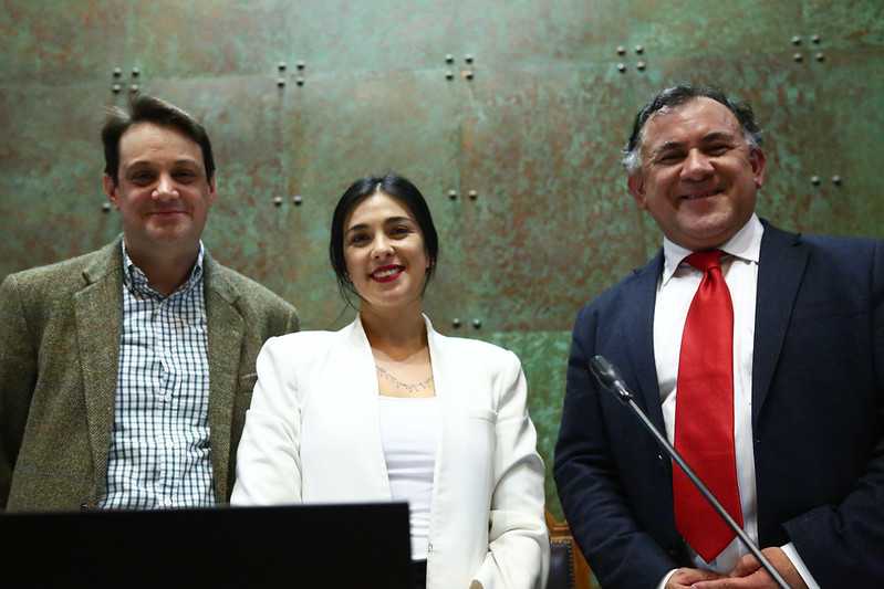 Gaspar Rivas, Karol Cariola y Eric Aedo