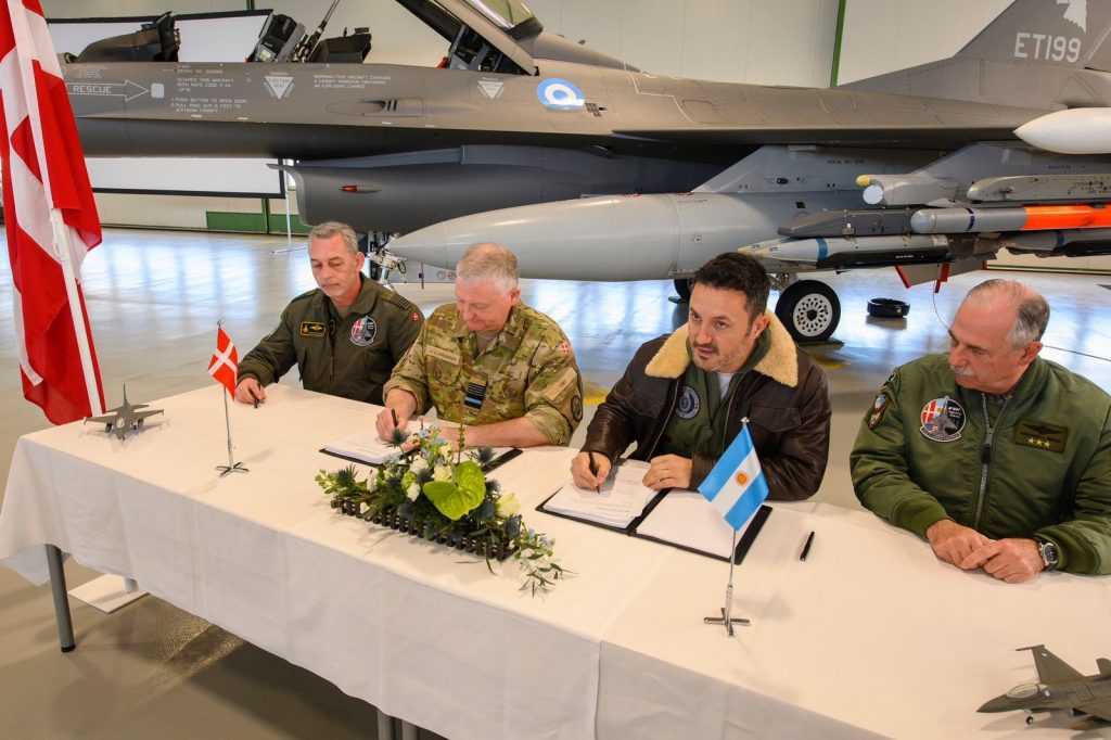 Firma F-16 Argentina