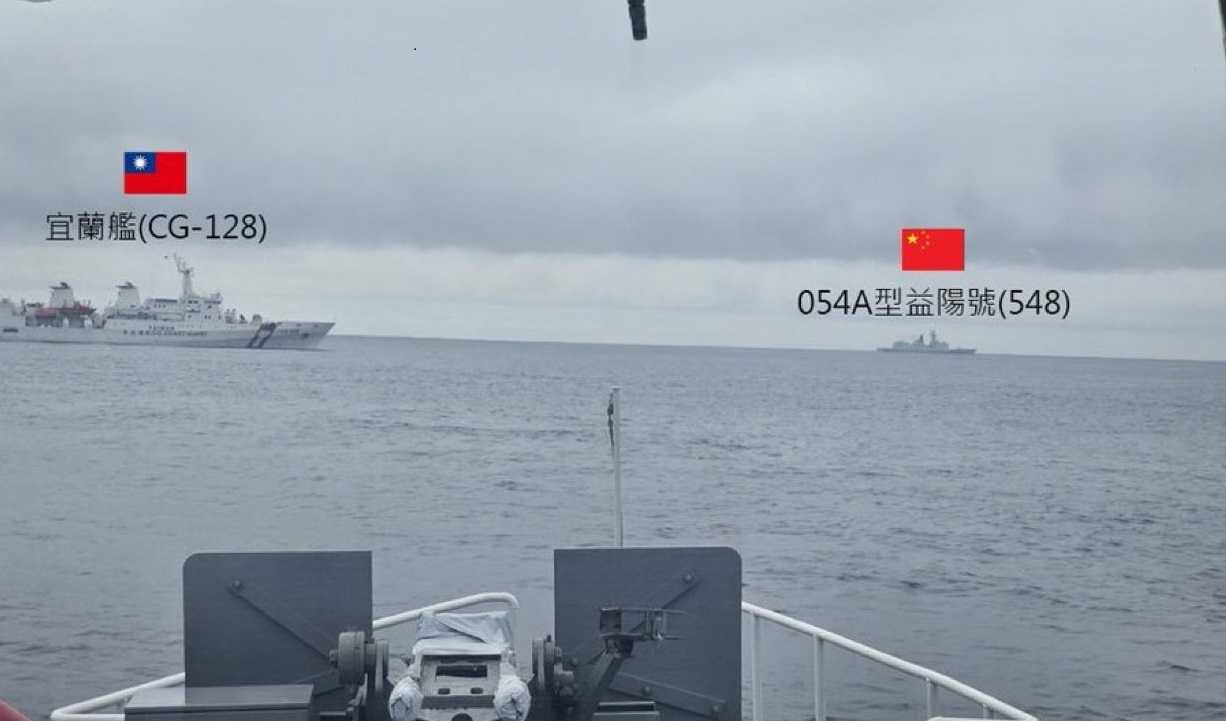 Ejercicios RP China Taiwán BUQUES ENFRENTADOS