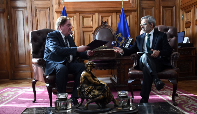 Presidente de la Corte SUpmrea con ministro Cordero