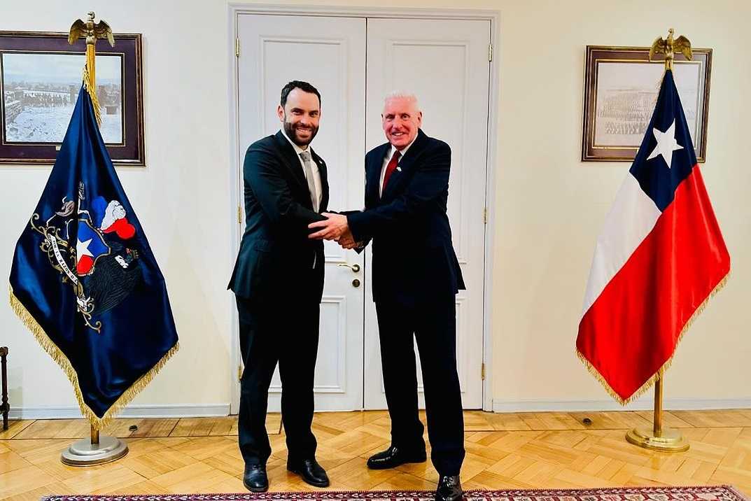 Ricardo Montero - Lord Vernon Coaker