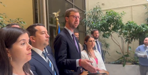 Opera Captura de pantalla_2025-01-07_125726_x.com