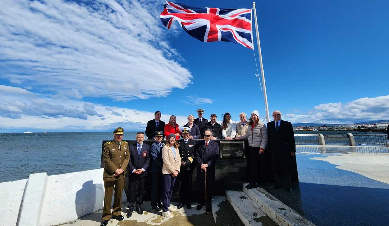 Placa UK Piloto Pardo Punta Arenas