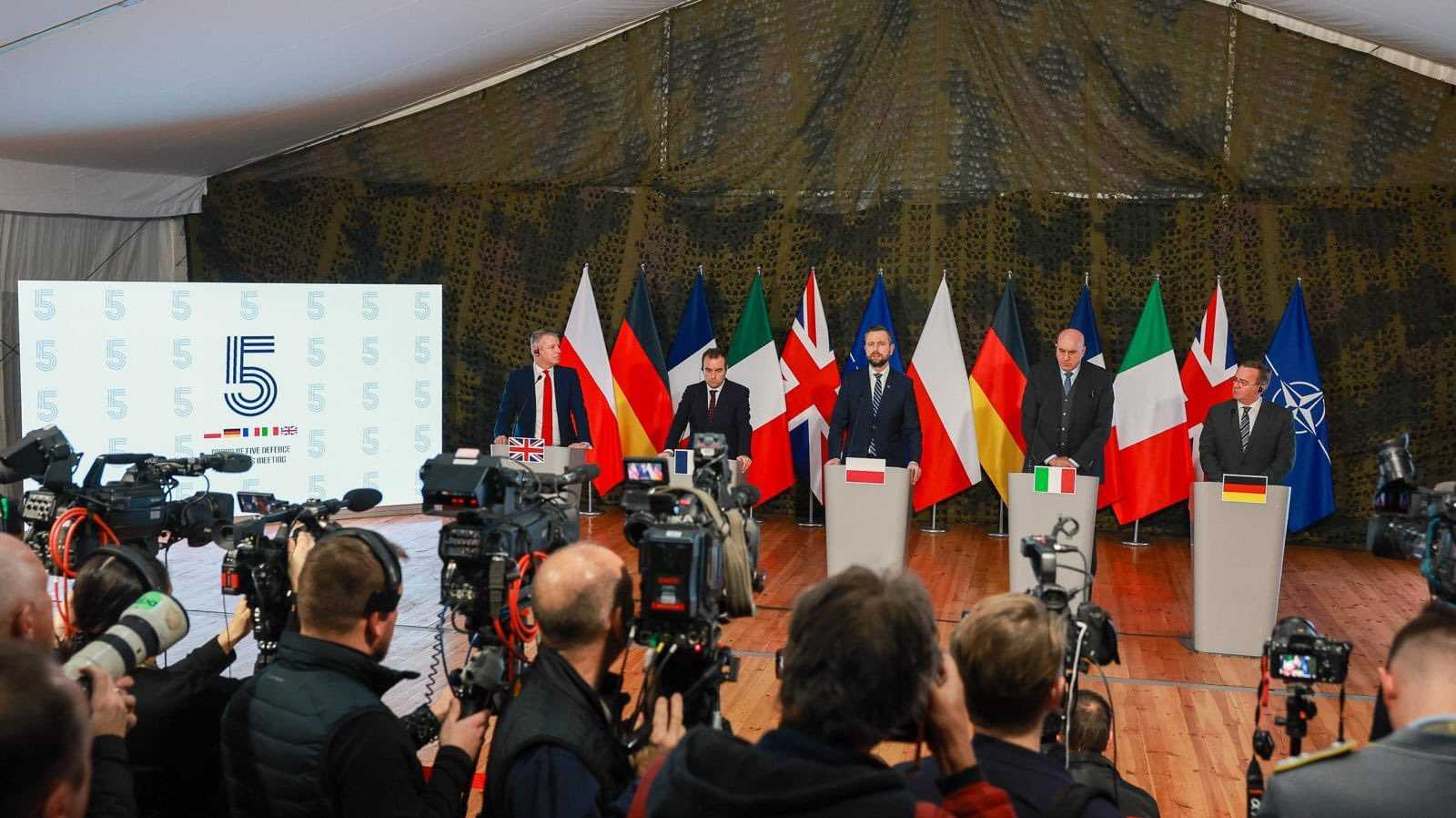 ministro defensa eu13 enero25