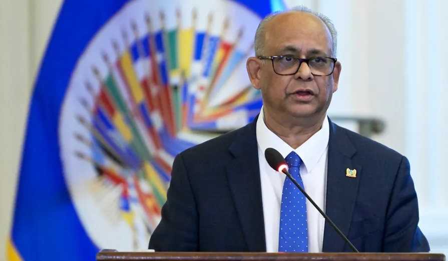 Ministro de Exteriores de Surinam, Albert Ramdin