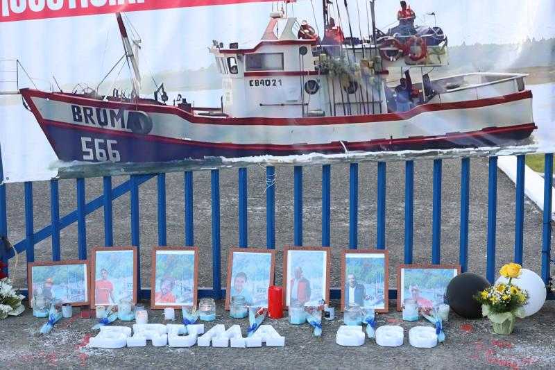 Lancha Bruma Foto Aton