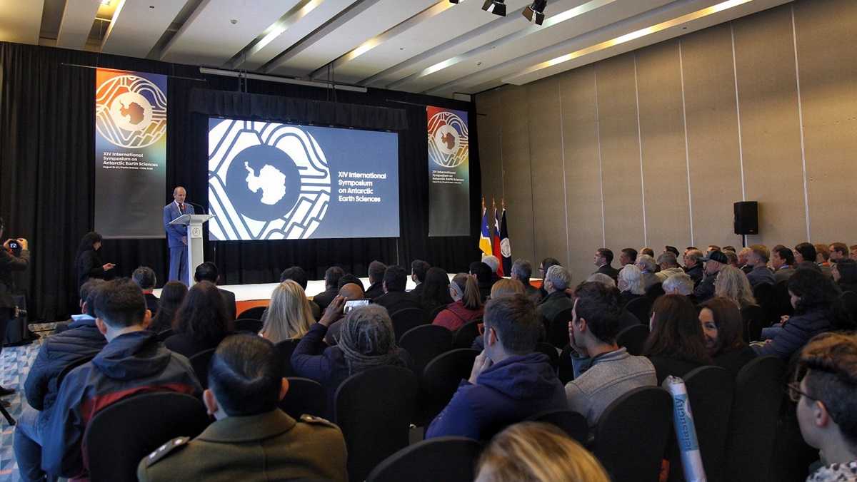 Inauguración ISAES 2025