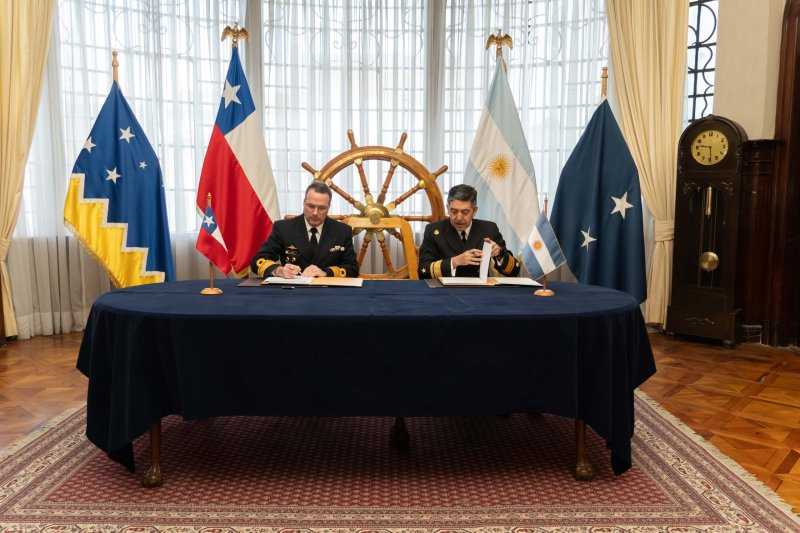 Reunión Armadas de Chile y Argentina Punta Arenas Septiembre 2025