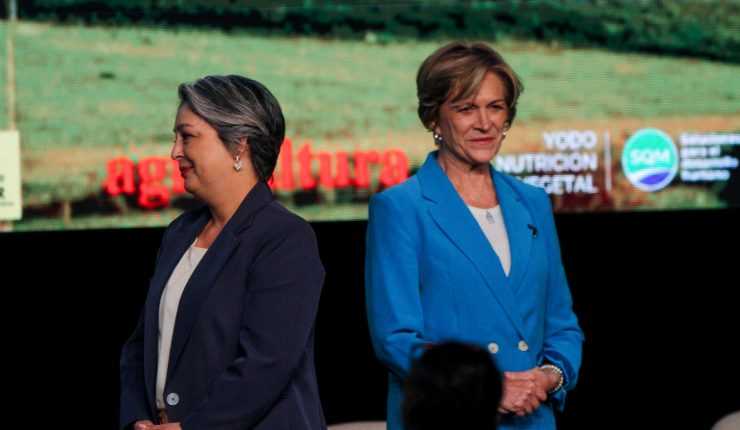 Es-de-las-que-corría-a-abrazar-a-Fidel-Castro__-Matthei-endurece-tono-en-disputa-con-Jara-en-carrera-presidencial-740x430