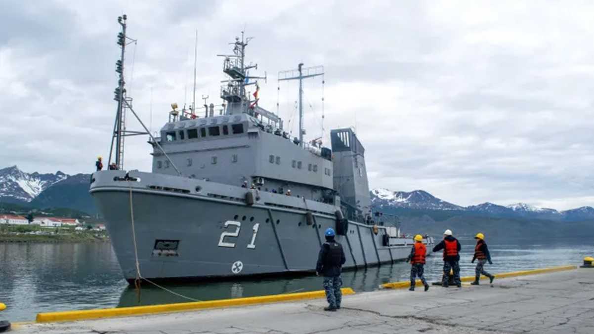 ARA Puerto Argentino - Ushuaia 11-11-2025