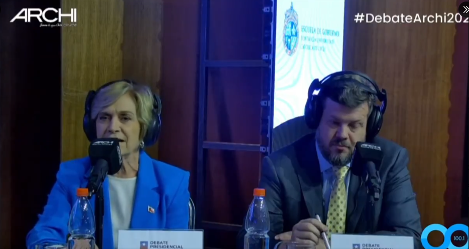 Opera Captura de pantalla_2025-11-04_090716_x.com