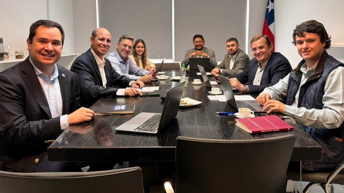 Reunión de coordinación oposición por segunda vuelta 26-11-2025