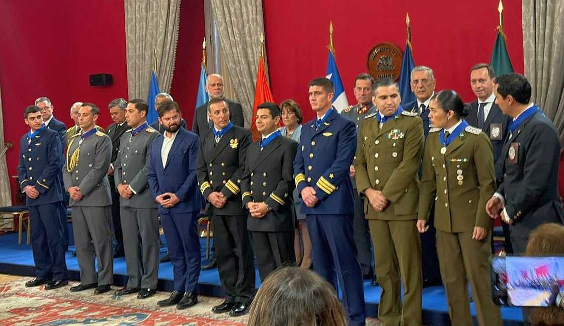 Condecoración Academias militares y policiales La Moneda 22-12-2025