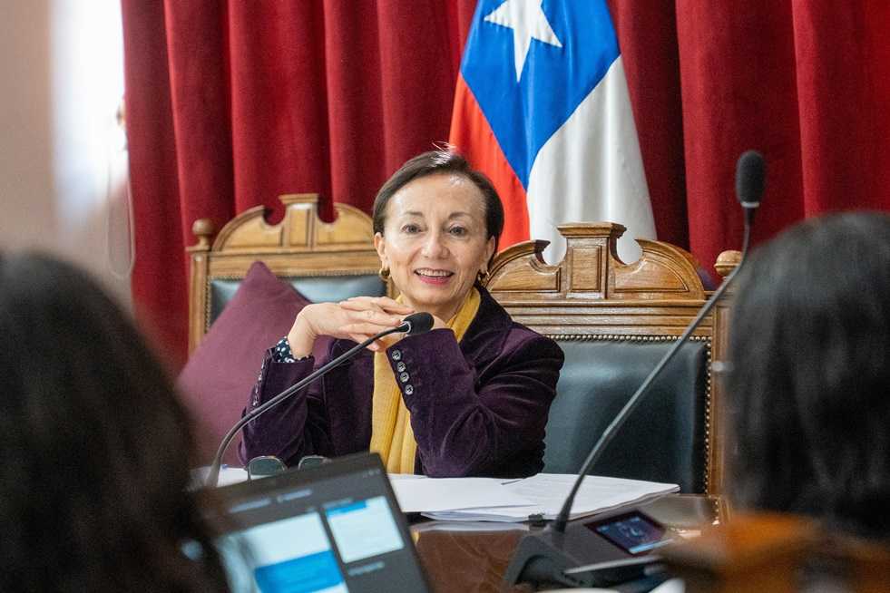 Gloria Ana Chevesich 1