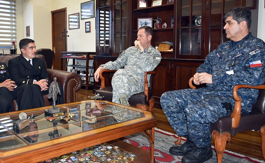 General Romanini EMCO con personal a Chipre 30-01-2026