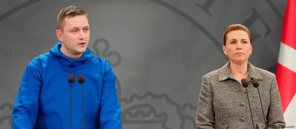 Jens-Frederik Nielsen y Mette Fredirksen, durante su rueda de prensa conjunta en Copenhague Foto AFP