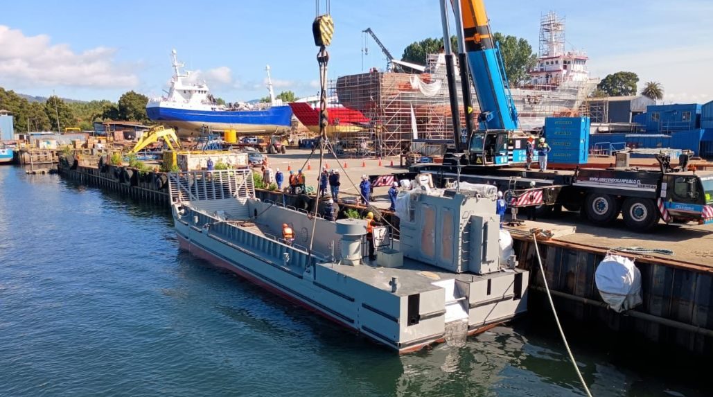 Lanzamiento primera barcaza Escotillon IV - Valdivia 06-01-2026