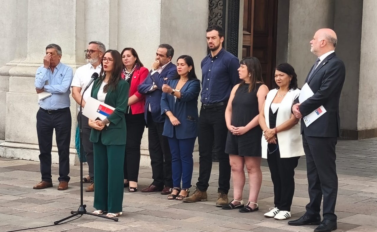 Camila Vallejo cónclave oficialista La Moneda 06-03-2026