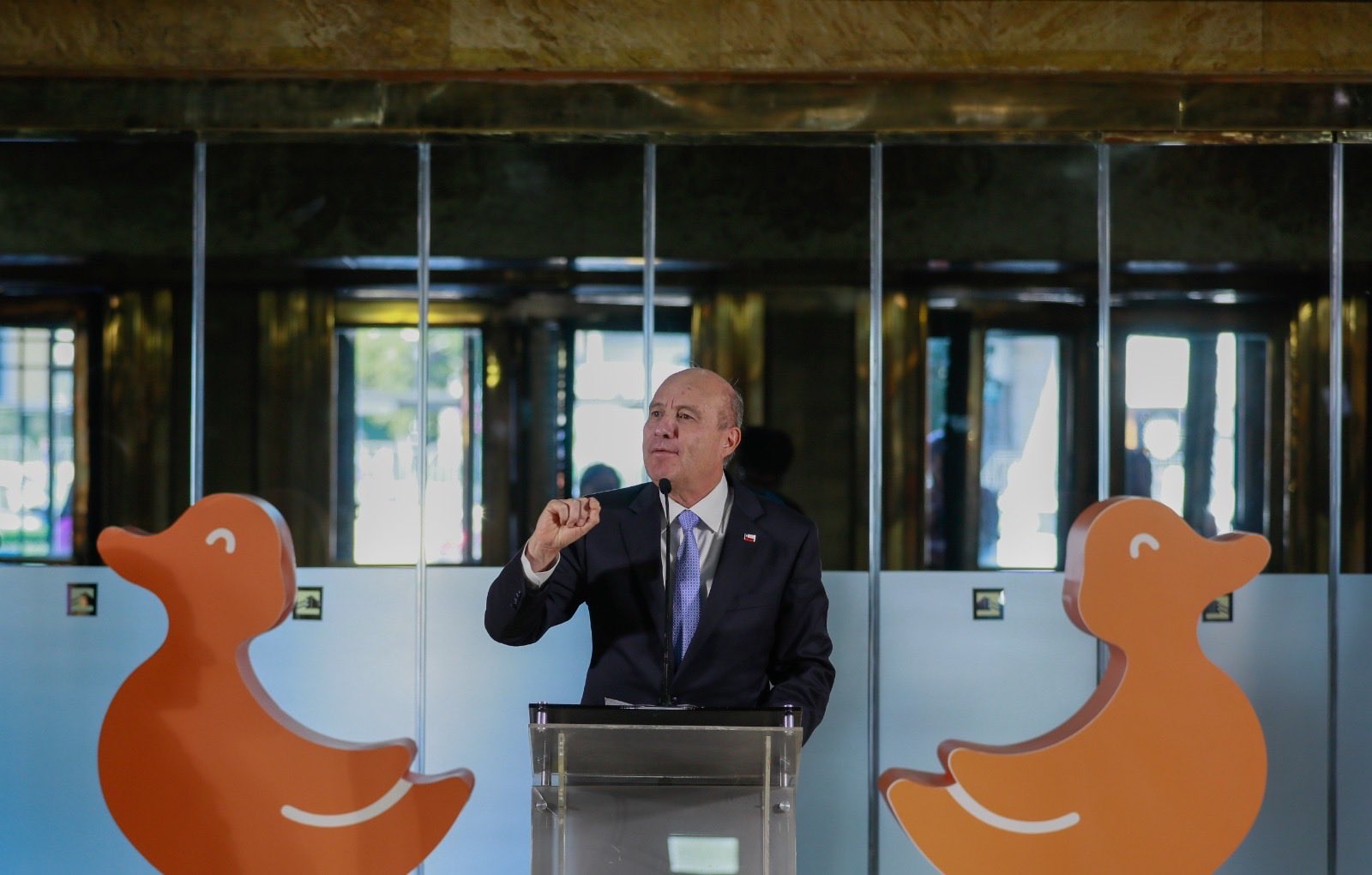 Quiroz pide “no hacer caricatura” por rebaja del impuesto corporativo