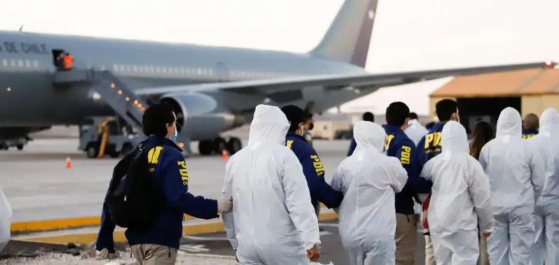 Después de un mes, Gobierno expulsará a 40 inmigrantes irregulares este jueves