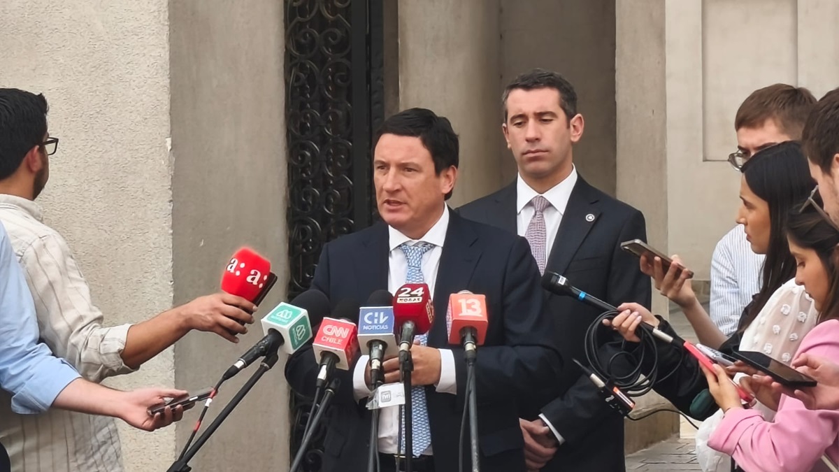 Pdte. del Partido Republicano criticó duramente a rector de Universidad Austral tras agresión a ministra Lincolao