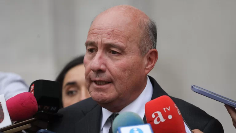 Ministro Quiroz optimista con que sacarán adelante el proyecto: "recuperar también la certezas para el inversionista"