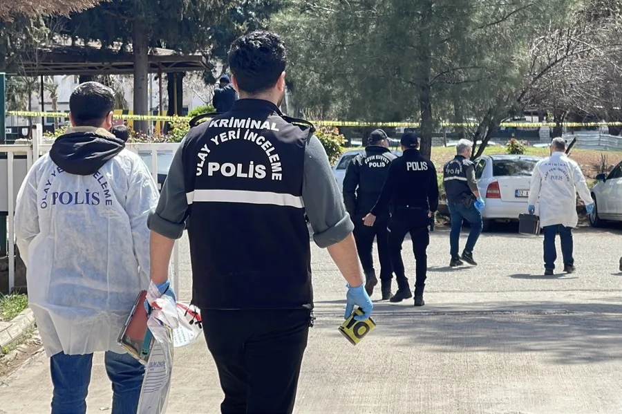 Alumno de 14 años mata a 4 personas y hiere a más de 20 en otro tiroteo en colegio en Turquía