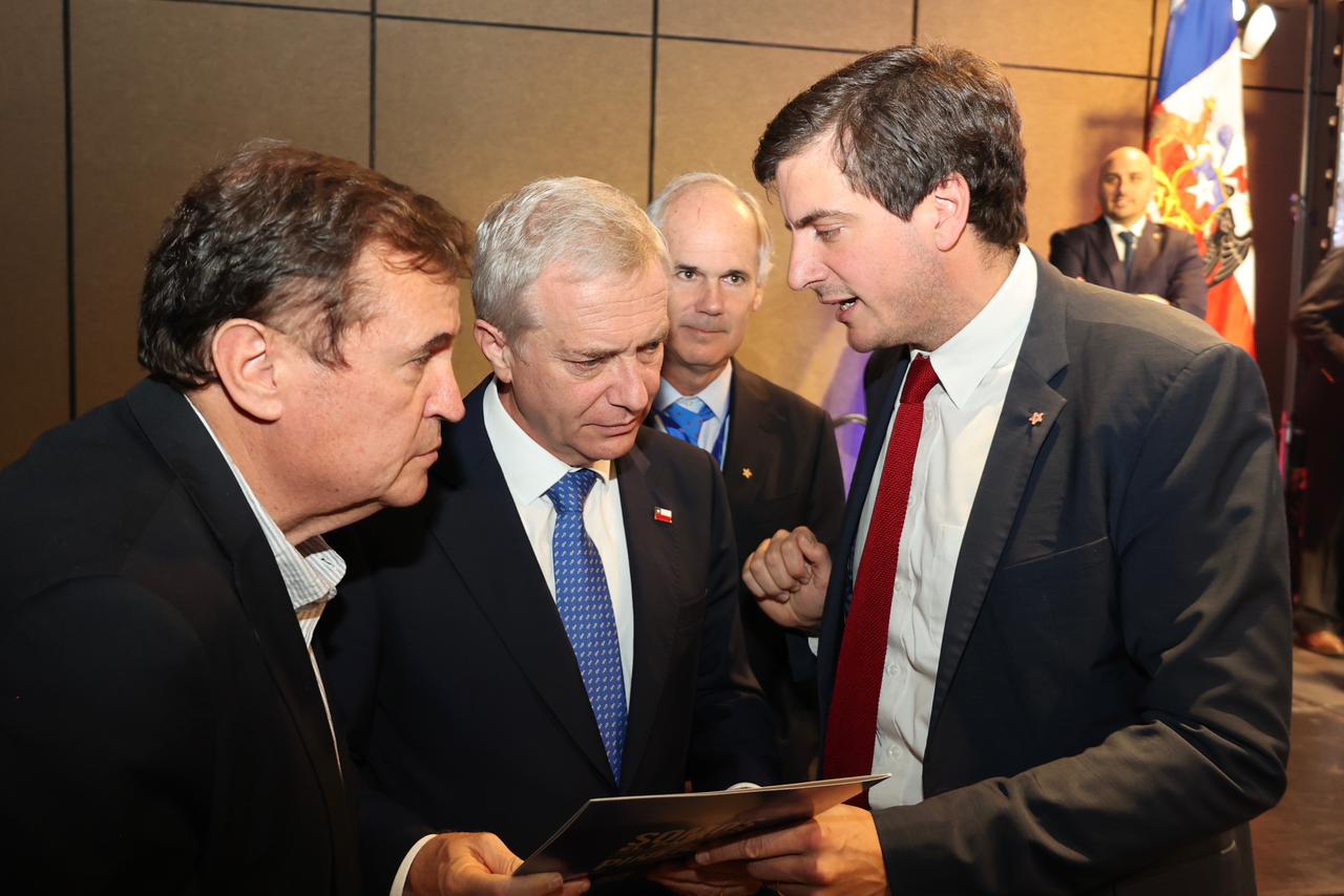 Pdte Kast responde a la oposición por recortes y la apunta a “buscar el ensañamiento político”