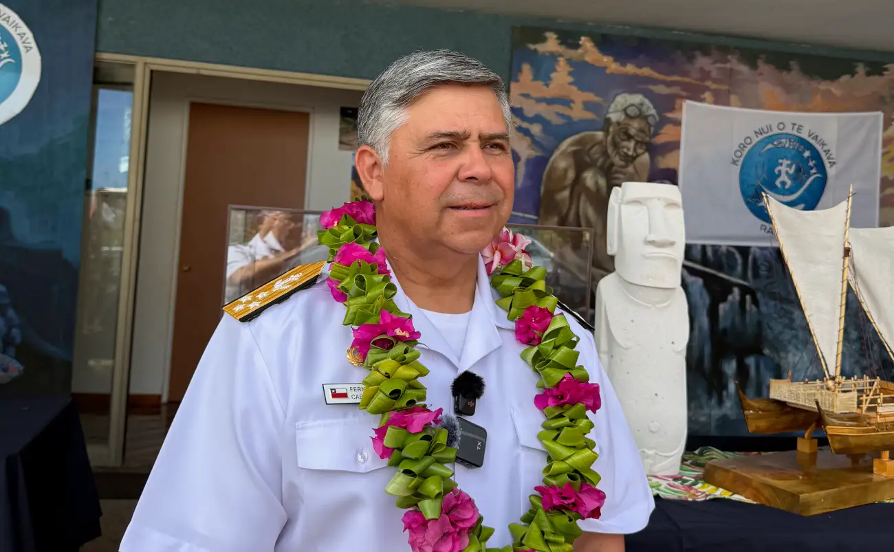 Comandante en Jefe de la Armada, Almirante Fernando Cabrera se refiere al trabajo que realiza la Armada en Rapa Nui
