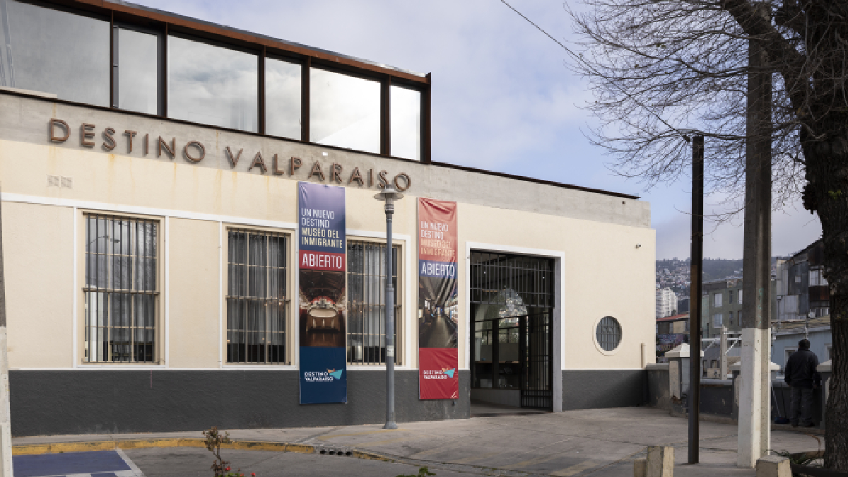 Poesía, música en vivo y encuentros culturales marcan la agenda de abril en Destino Valparaíso