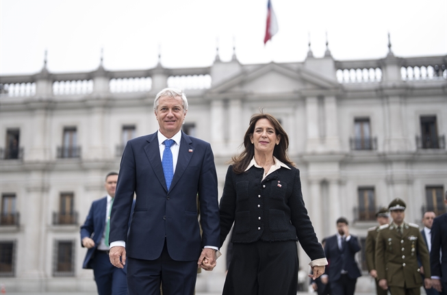 Aprobación de Pdte Kast cae nuevamente y se ubica en 36%: Desaprobación subió al 49%